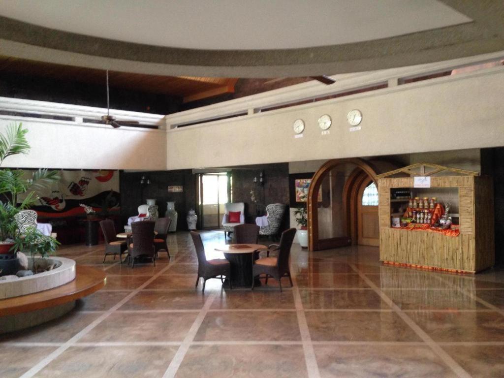 Maharajah Hotel Angeles Esterno foto