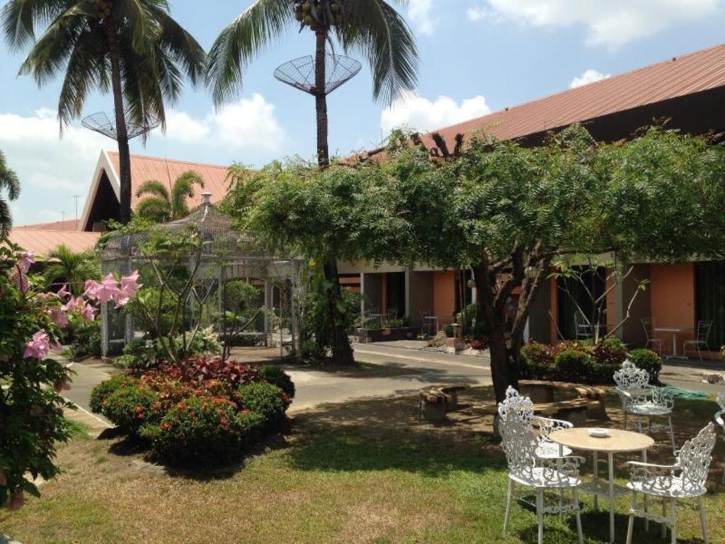 Maharajah Hotel Angeles Esterno foto