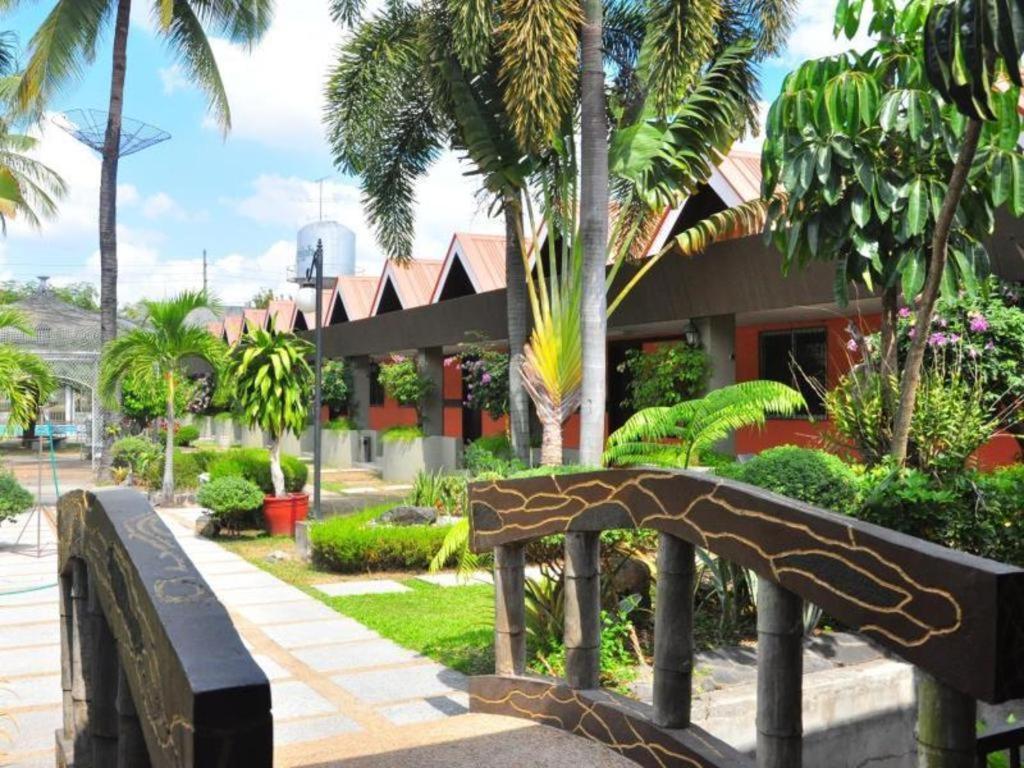 Maharajah Hotel Angeles Esterno foto