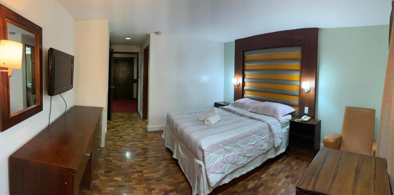 Maharajah Hotel Angeles Esterno foto