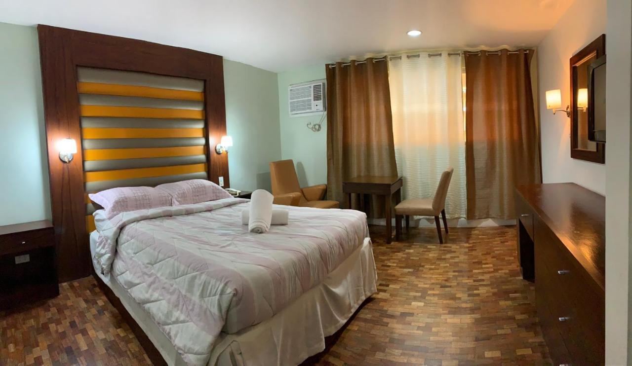 Maharajah Hotel Angeles Esterno foto